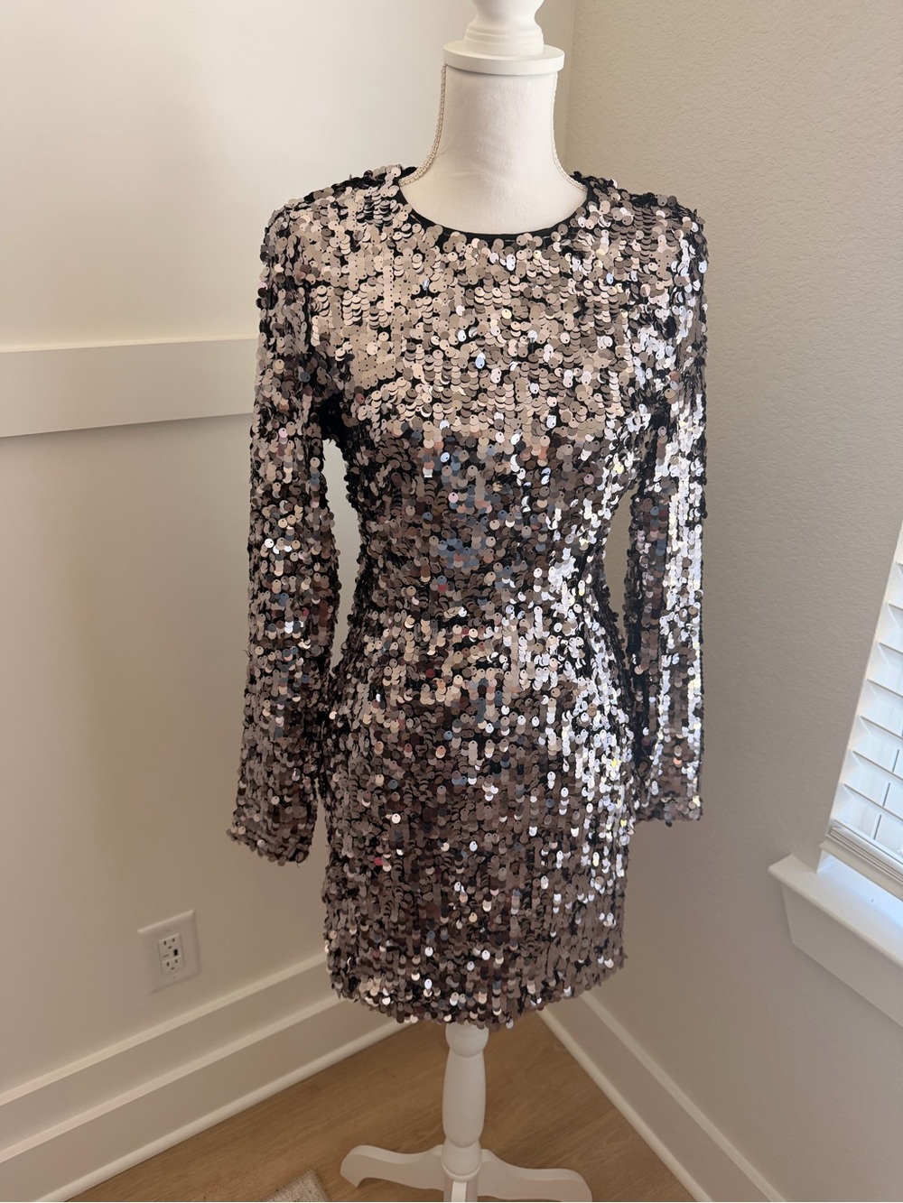 Endless Rose Silver Sequin Open Back Mini Dress Long Sleeve Size Medium NWT
